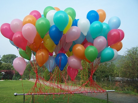 héliové balónky s logem vaší firmy zajistí efektivní reklamu, prodej hélia.